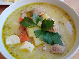 Zupa chrzanowa z kiełbasą